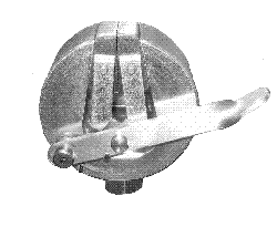 Self-closing wedge clamp